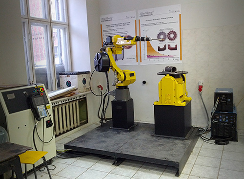 робот Fanuc роботизированный комплекс Fanuc