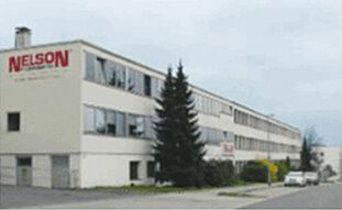 >Компания Nelson Stud Welding является производителем сварного крепежа и оборудования для приварки данного крепежа